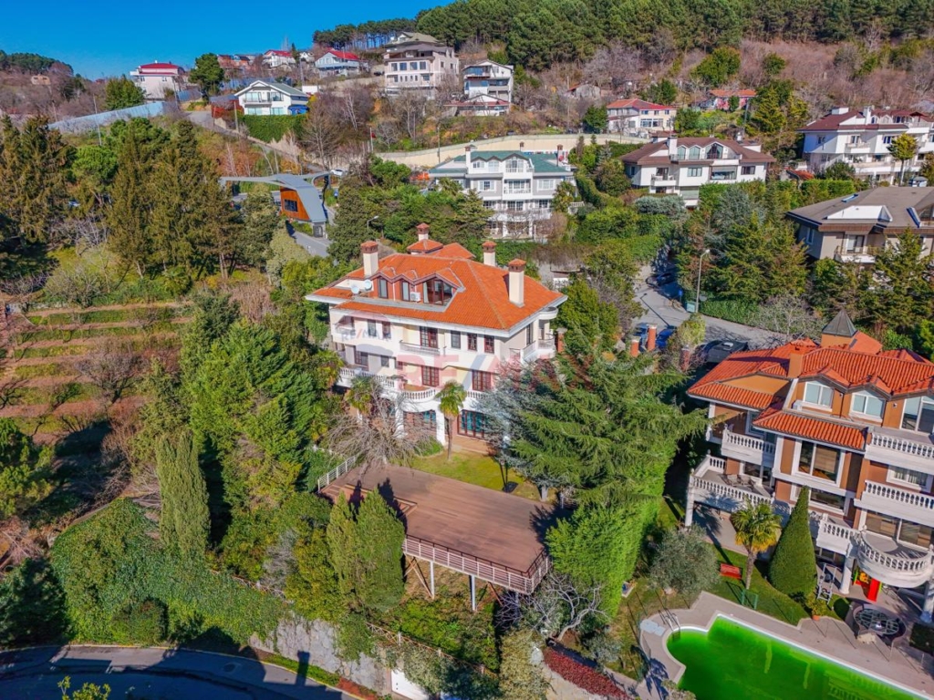 Zekeriyaköy'de En İyi Satılık Villa