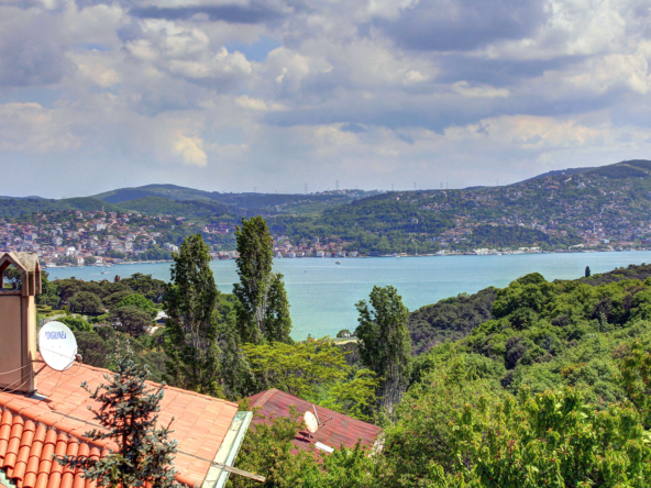 Boğazın Zarafetiyle Buluşan Lüks: Tarabya’da Satılık Villa